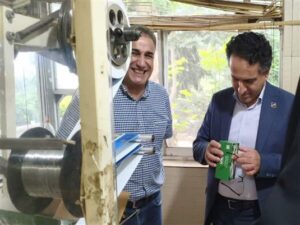 مدیرکل استاندارد گیلان از واحدهای تولید و بسته‌بندی چای در لاهیجان بازدید کرد