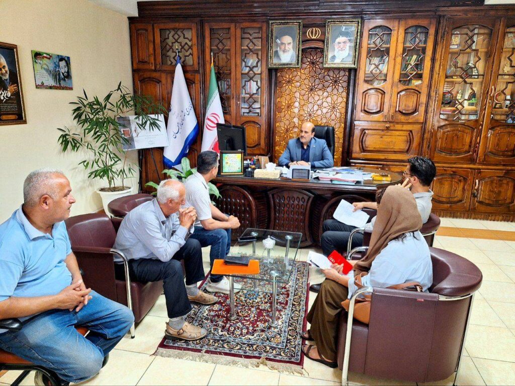 چهره‌به‌چهره فرماندار لاهیجان با شهروندان 2 - ملاقات چهره‌به‌چهره فرماندار لاهیجان با شهروندان
