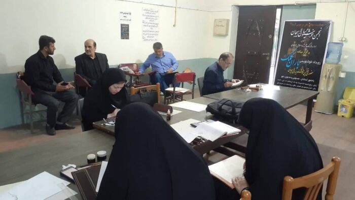 «باران کلک» در لاهیجان؛ مشق عشق هنرمندان خوشنویس در وصف امام رضا(ع) + تصاویر