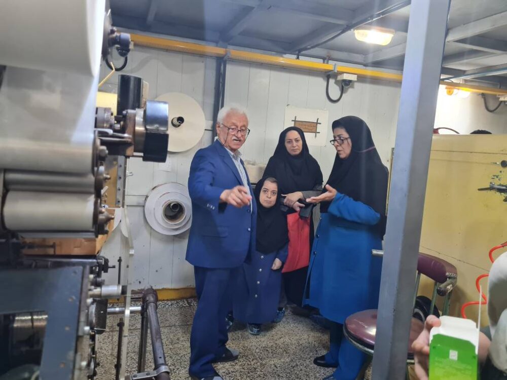بازدید اداره استاندارد لاهیجان از واحد تولیدی تیمن و بررسی انطباق محصولات با استانداردهای ملی 2 d15dbf0f af95 4c3d befb 6ab46a7674de scaled - بازدید اداره استاندارد لاهیجان از واحد تولیدی تیمن و بررسی انطباق محصولات با استانداردهای ملی