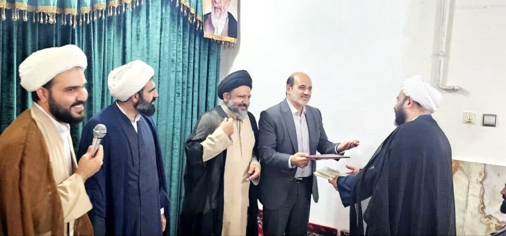 تأکید فرماندار لاهیجان بر نقش حوزه علمیه در مسائل فرهنگی و اجتماعی شهرستان 1 photo 2026 08 16 17 21 14 - تأکید فرماندار لاهیجان بر نقش حوزه علمیه در مسائل فرهنگی و اجتماعی شهرستان