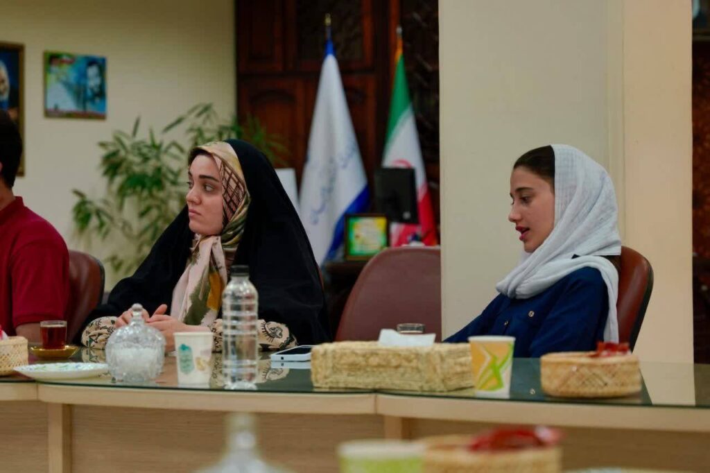 b0efc5c1 c56d 4a94 bc44 7ba269bf7acc - هنرمندان نقش مهمی در ایجاد امید و نشاط اجتماعی دارند