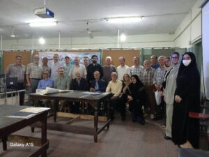 جمعی از اساتید و خوشنویسان برای نقد و بررسی خوشنویسی در انجمن لاهیجان گرد هم آمدند