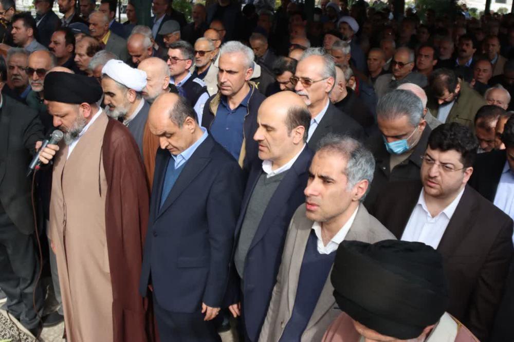 تشییع پیکر زنده‌یاد دکتر محمدصادق پیروز در لاهیجان برگزار شد 2 - مراسم تشییع پیکر زنده‌یاد دکتر محمدصادق پیروز در لاهیجان برگزار شد