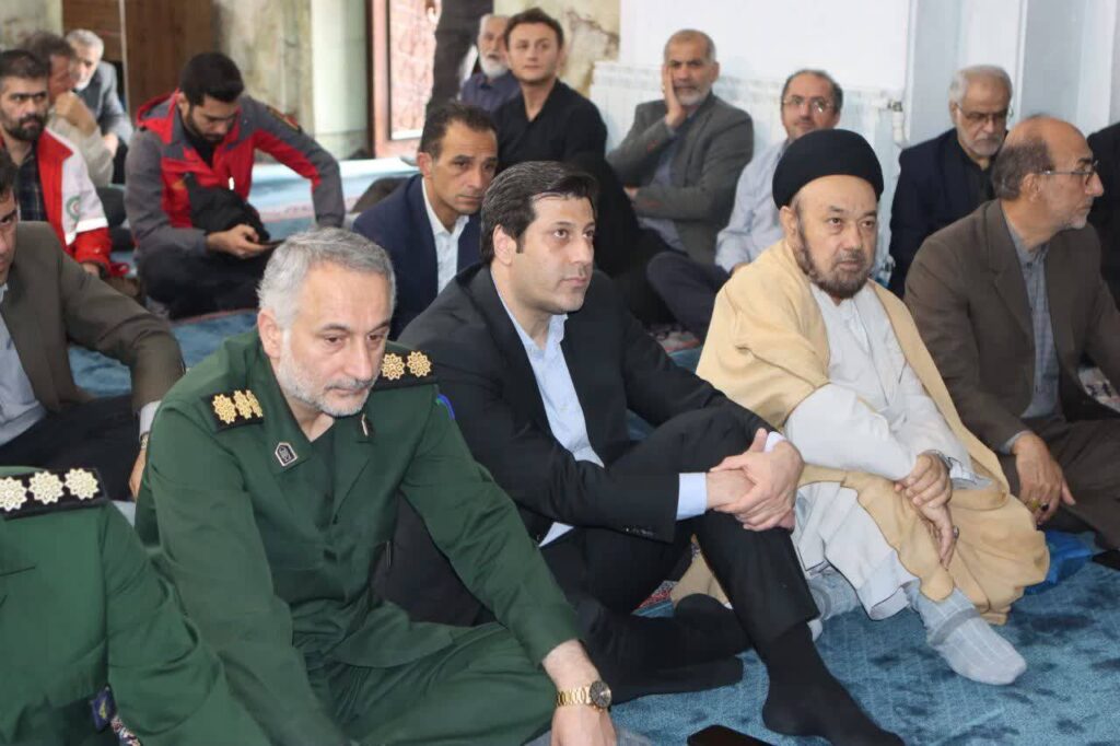 دومین سالگرد بزرگداشت شهید جمهور در لاهیجان برگزار شد 4 - مراسم دومین سالگرد بزرگداشت شهید جمهور در لاهیجان برگزار شد + تصاویر